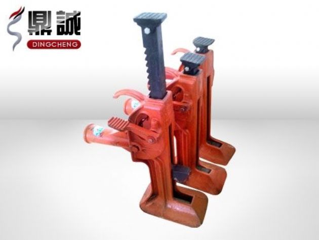 點擊查看詳細(xì)信息<br>標(biāo)題：齒條式起道機(jī) 閱讀次數(shù)：4391