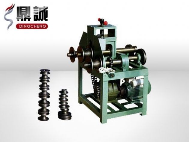 點擊查看詳細信息<br>標題：立式多功能滾動式彎管機 閱讀次數(shù)：5245