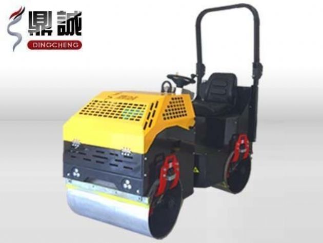 點(diǎn)擊查看詳細(xì)信息<br>標(biāo)題：1噸全液壓振動(dòng)壓路機(jī) 閱讀次數(shù)：14553